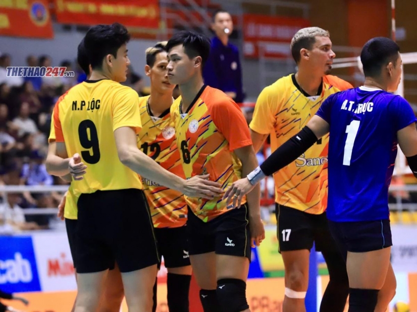 486448846_664980759375459_688936309554278874_n Đương kim á quân Sanest Khánh Hòa đang thất thế trong cuộc đua vào top 4