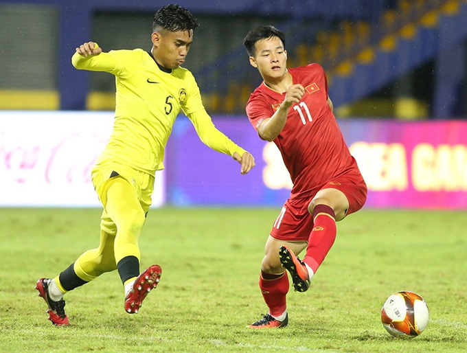 U22 Việt Nam thi đấu với Malaysia