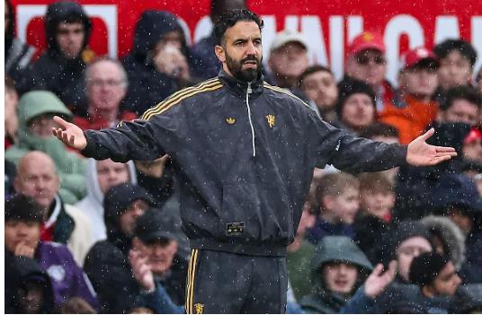 Owen Thật lố bịch khi nói rằng sơ đồ của Amorim khiến MU sa sút 1 Owen phát biểu về sơ đồ của Amorim và tình hình MU