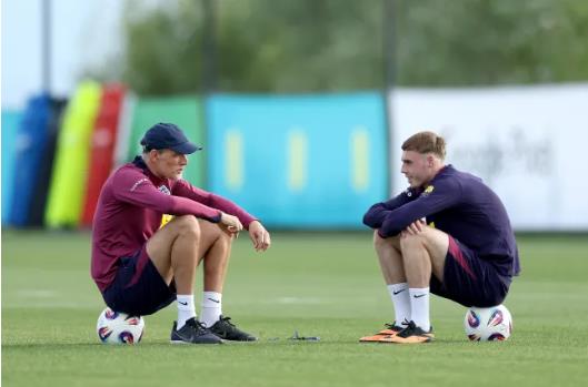 Thomas Tuchel cung cấp thông tin đáng lo ngại về Cole Palmer. Thomas Tuchel nói về tình hình chấn thương của Cole Palmer