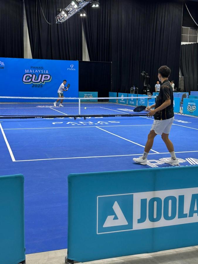 Trận đấu căng thẳng giữa Hoàng Nam và Linh Giang Hoàng Nam và Linh Giang tại tứ kết Malaysia Cup 2025