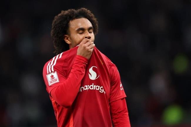 Joshua Zirkzee được Roma quan tâm.