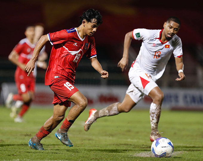 Việt Nam vất vả trong những phút cuối trước Nepal - Ảnh: Anh Khoa Việt Nam chống chịu áp lực