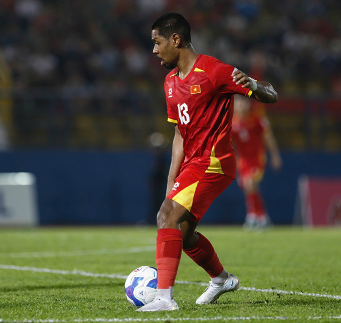 Cao Quang Vinh chơi tốt trước Nepal - Ảnh: Anh Khoa Cao Pendant Quang Vinh chơi tốt trước Nepal