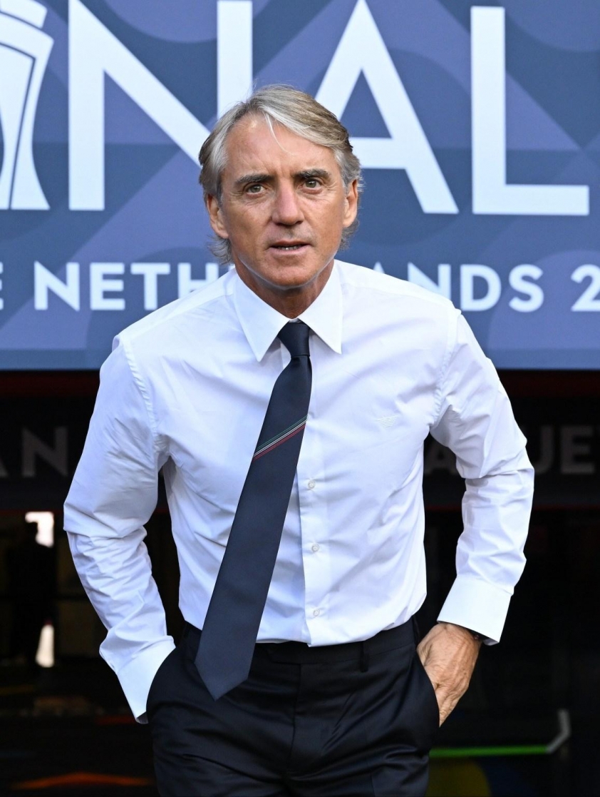 Roberto Mancini được xem xét thay thế Amorim tại MU