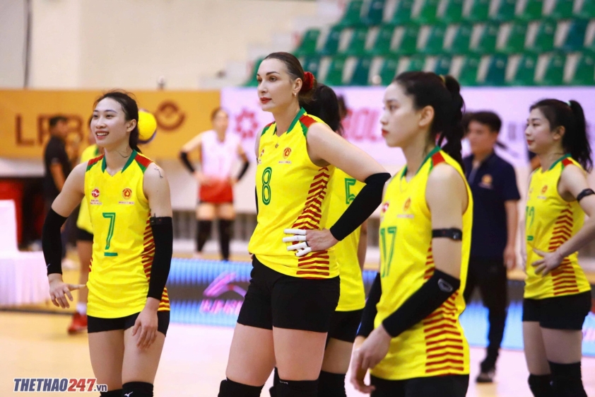 Mỗi đội bóng khi thi đấu tại giải bóng chuyền vô địch quốc gia chỉ được phép sử dụng 1 ngoại binh trên sân Ngoại binh trên sân ở giải bóng chuyền quốc gia