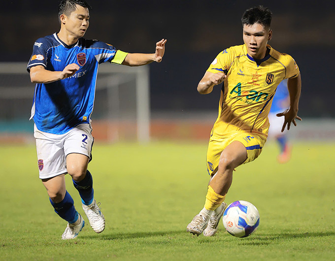 SLNA thắng Becamex TP.HCM với tỷ số 2-1