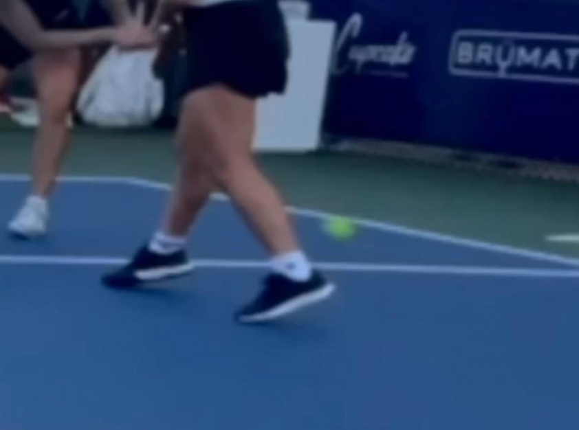 Tình huống gây tranh cãi xảy ra ở set 3 khi tỷ số đang 5-5 Pha bóng gây tranh cãi ở set 3