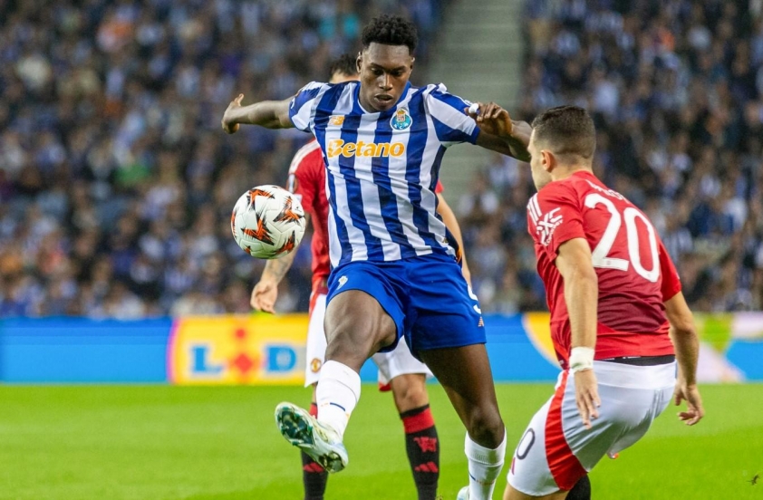 Tiền đạo Samuel Aghehowa chơi ấn tượng với 36 bàn thắng