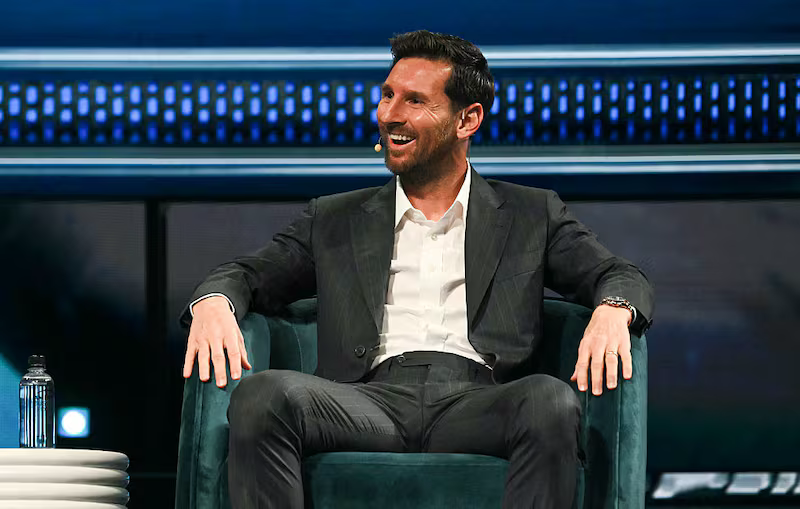 Messi xuất hiện chung sân khấu với Donald Trump