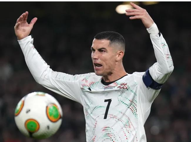 Bồ Đào Nha vừa thua 0-2 trên sân của Ireland