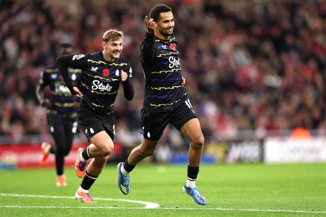 Everton hòa Sunderland hôm đầu tuần