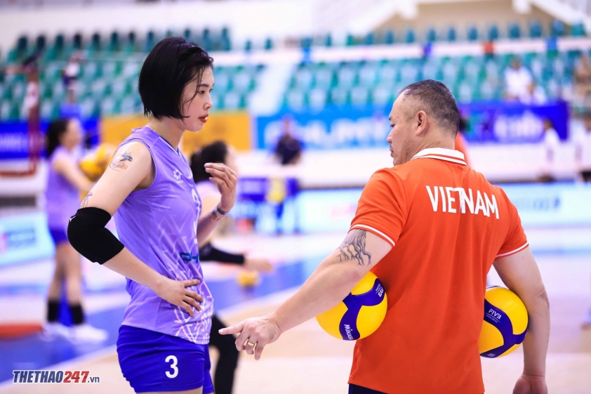 Bóng chuyền nữ Việt Nam ổn định tập luyện tại Vĩnh Long Đội tuyển bóng chuyền nữ Việt Nam tập luyện nghiêm túc tại Vĩnh Long