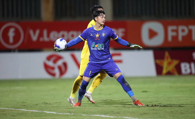 Thủ môn trẻ Cao Văn Bình đầy triển vọng