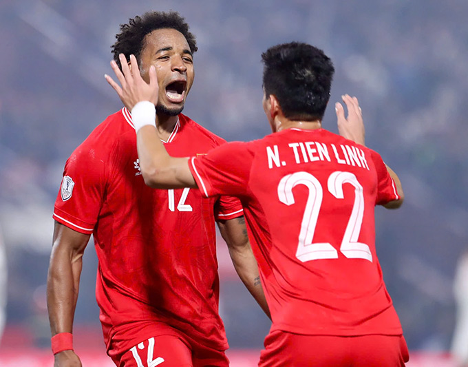 Tiến Linh toả sáng khi có Xuân Son 