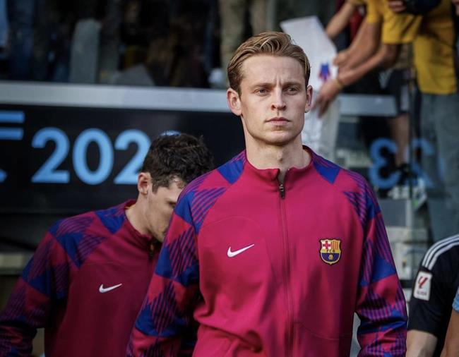 Frenkie De Jong chưa nghĩ tới việc rời Barca