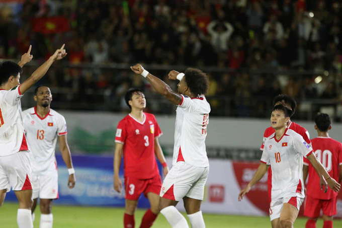 Các cầu thủ Việt Nam đã trải qua một trận đấu khó khăn Các cầu thủ Việt Nam đã trải qua một trận đấu khó khăn