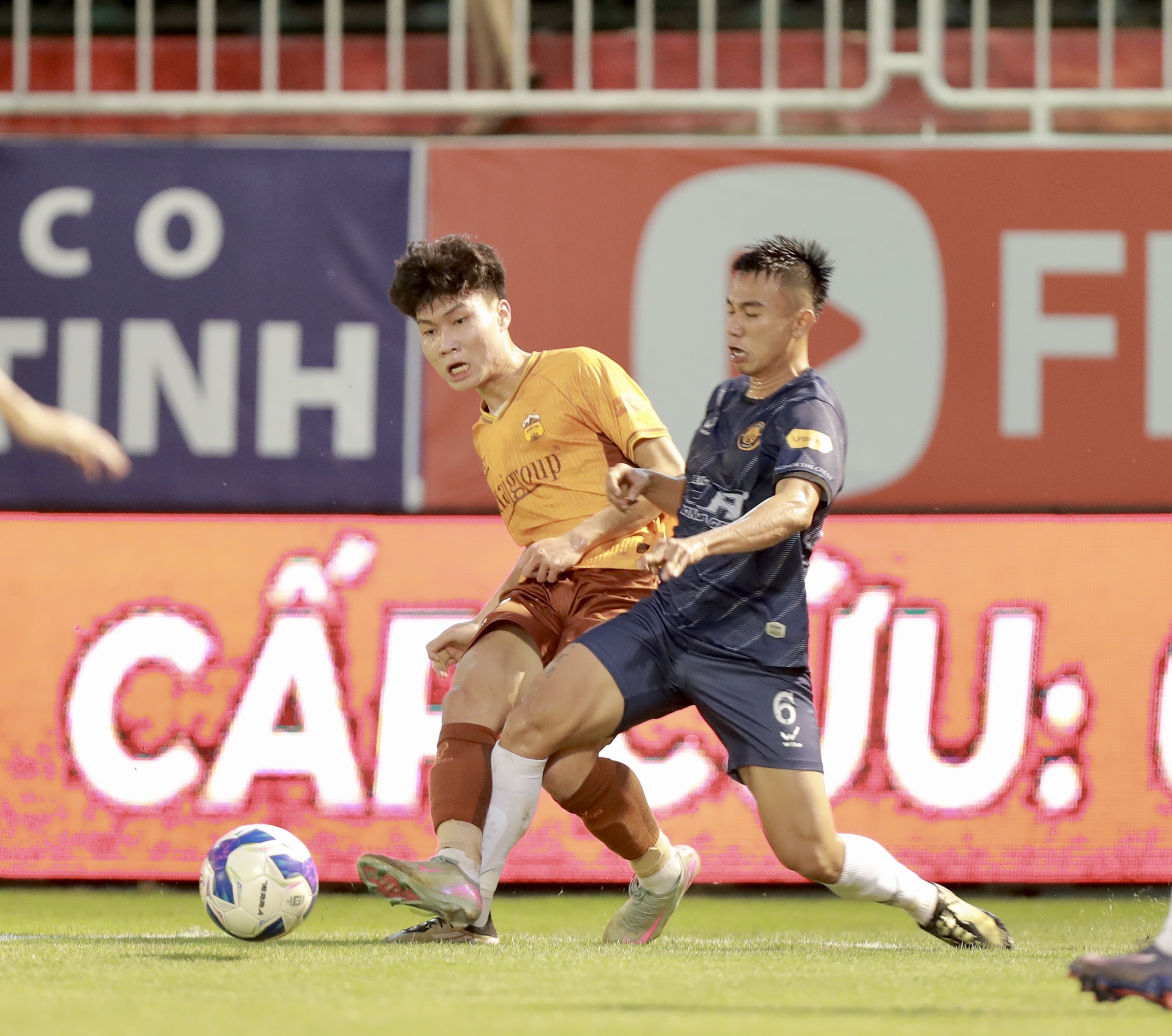 HAGL chia điểm với Thanh Hoá ở vòng 11 V.League 2025/26 (Ảnh: Đức Cường) HAGL chia điểm với Thanh Hoá ở vòng 11 V.League 2025/26