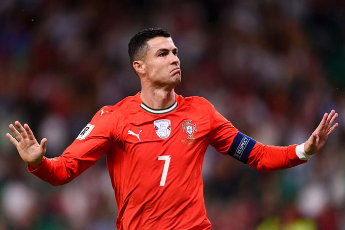 Cầu thủ Bồ Đào Nha trên sân đấu