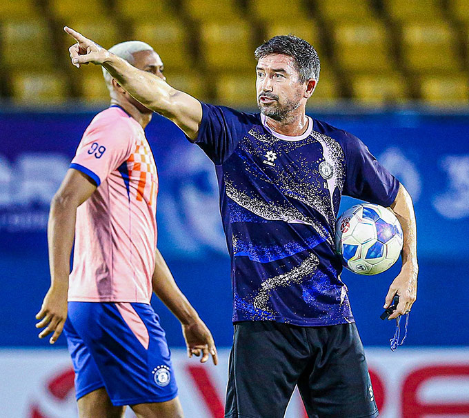 Harry Kewell cùng Hà Nội FC cần thời gian phát triển