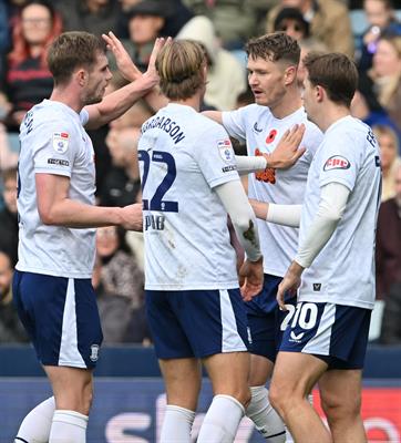 Preston đang xếp thứ 4 ở Championship Preston North End đứng vị trí thứ tư Championship