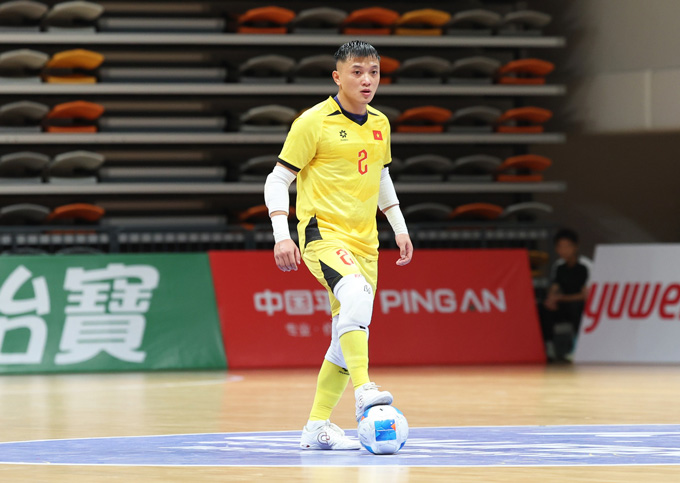Thủ môn Phạm Văn Tú là ứng viên sáng giá nhất cho danh hiệu QBV futsal Việt Nam năm 2025 Thủ môn Phạm Văn Tú thi đấu xuất sắc