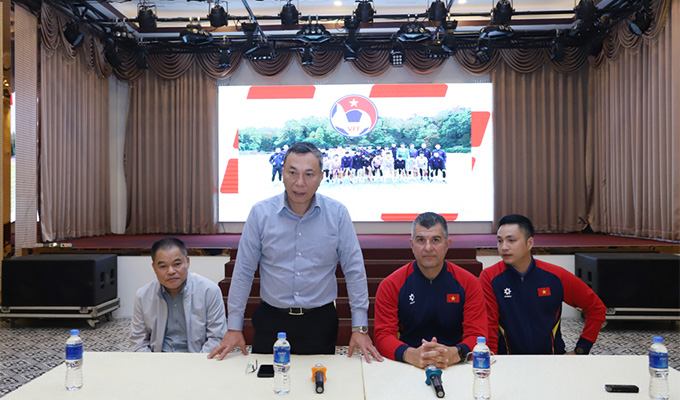 Chủ tịch VFF Trần Quốc Tuấn gặp gỡ đội tuyển U17 Việt Nam