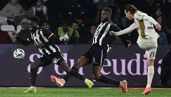 Angers cũng mới bị Lens chặn đứng chuỗi thắng Phong độ ổn định của Angers thời gian gần đây