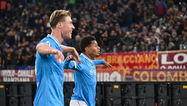 Nhận định Napoli vs Juventus (2h45 ngày 812) Lợi thế sân nhà 1 Napoli đang chơi rất tốt gần đây.