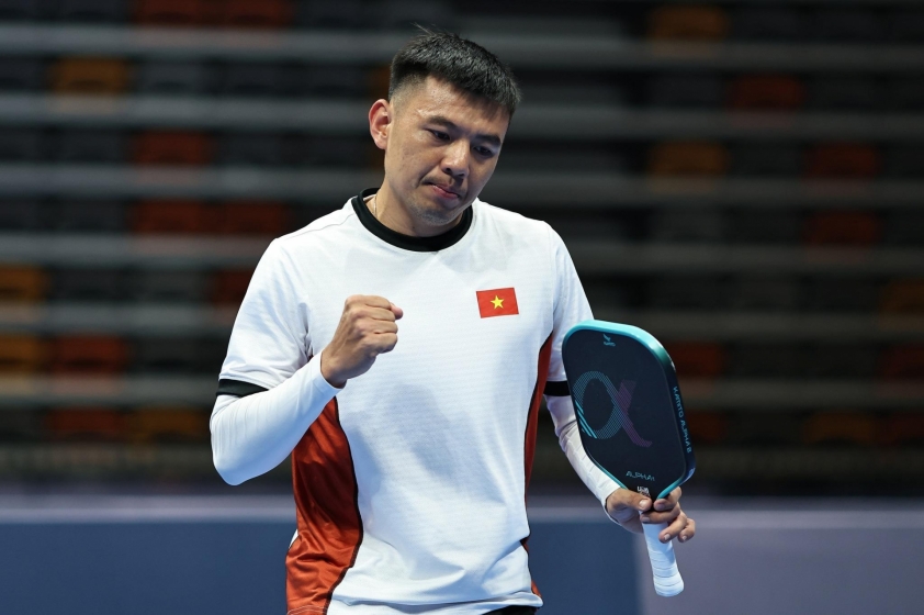 Hoàng Nam lội ngược dòng xuất sắc ở set 1