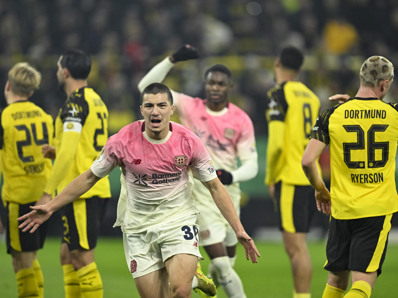 78f7f6dc525f73e98bab8c671908f49aa23aa58f Ibrahim Maza thi đấu cho Leverkusen