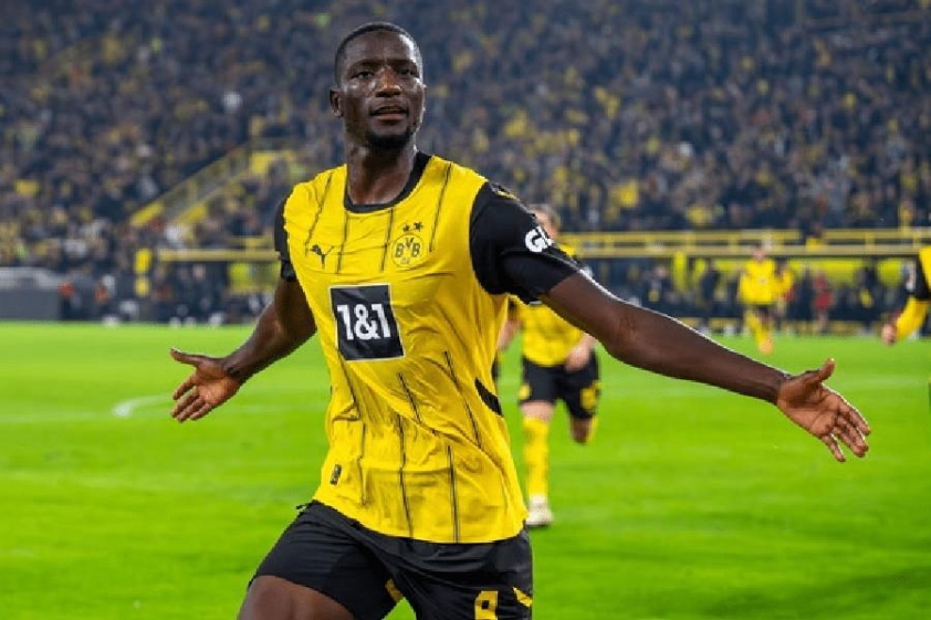 Chuyển nhượng MU 1/12: Đại tu tuyển giữa; Săn đón 'cỗ máy ghi bàn'