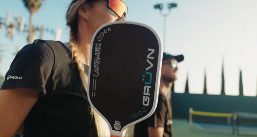 Trọng lượng vừa phải giúp người chơi vừa đầm tay vừa dễ điều khiển Vợt trọng lượng phù hợp dễ điều khiển