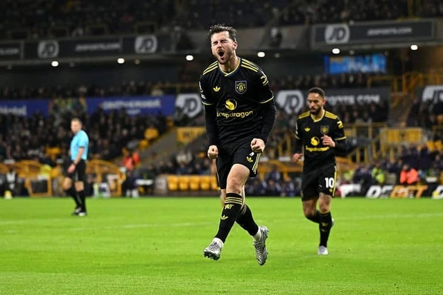 Mount đóng góp 1 bàn vào chiến thắng của MU Mason Mount ghi bàn trong trận Wolves vs MU