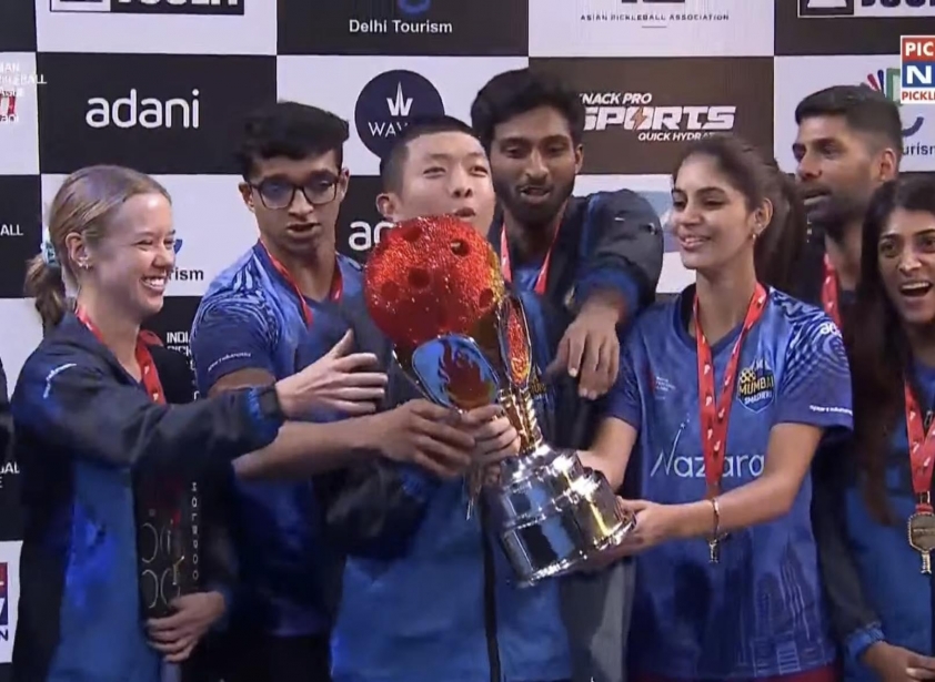 Quang Dương nổi bật trong màu áo Mumbai Smashers Phong độ cao của Quang Dương góp phần lớn vào chiến thắng chung cuộc của Mumbai Smashers