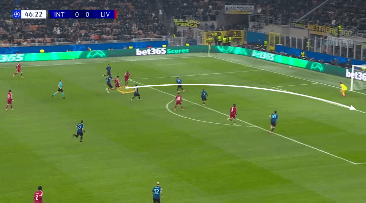 Trước Inter, Arne Slot đã tìm ra giải pháp ngắn hạn cho những vấn đề của Liverpool 11 Isak tung cú sút trong trạng thái mất thăng bằng không an toàn